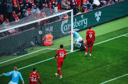 乐鱼体育官网-关于谢菲联赢球晋级，法比安斯基表现耀眼的信息