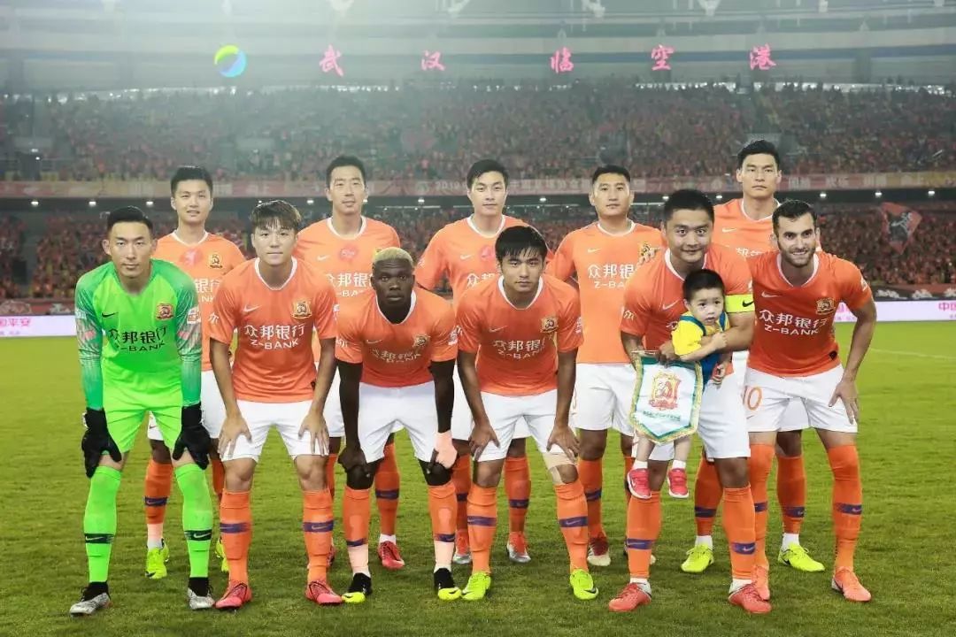 华丽转身：深圳佳兆业战胜武汉卓尔的简单介绍