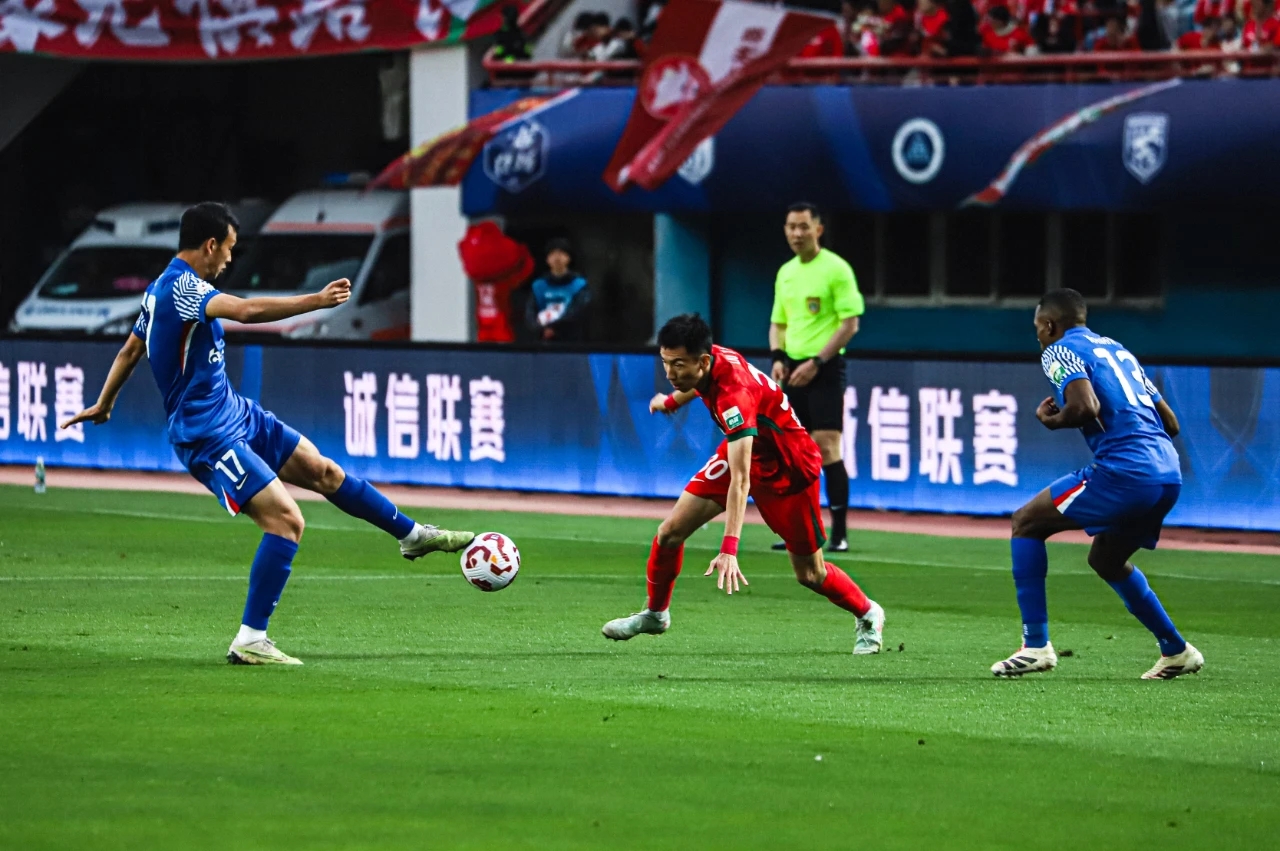 关于河南建业后防线表现不佳,输球难逃的信息 关于河南建业后防线表现不佳,输球难逃的信息