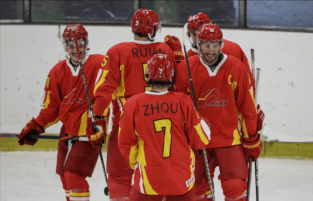 荷兰队一路连胜晋级下一轮 荷兰队一路连胜晋级下一轮