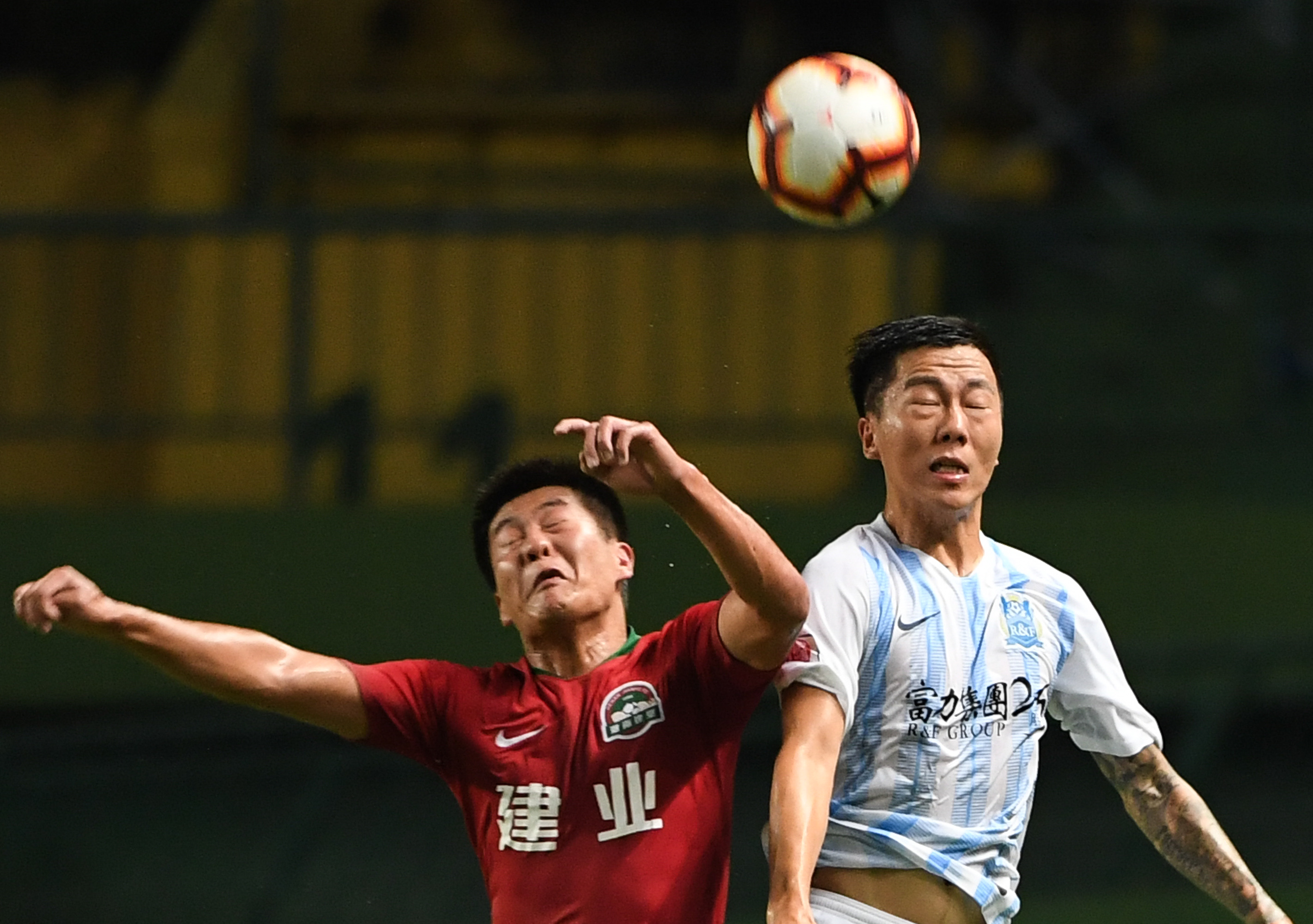 河南建业后防表现出色,零封对手士气大振 河南建业后防表现出色,零封对手士气大振