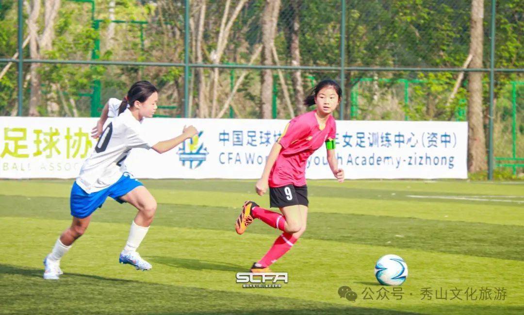 女足比赛绽放精彩，球员们拼尽全力的简单介绍