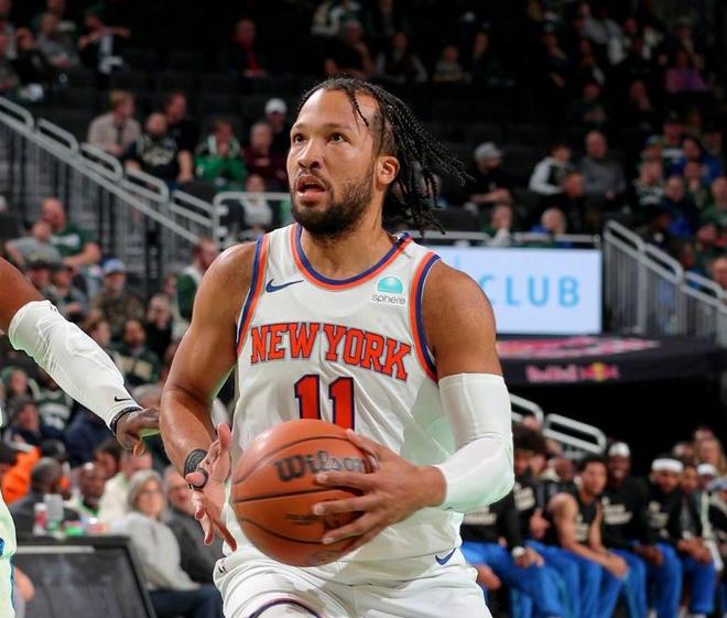 包含雄鹿总分领先，成功晋级半决赛的词条